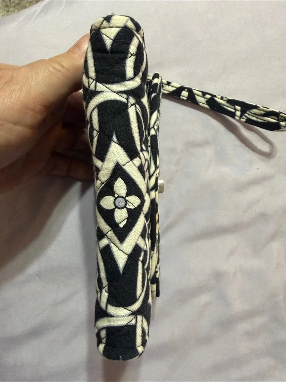 Vera Bradley”Night and Day”Smartphone Wristlet Wallet -Turn-Lock -Retired 2010